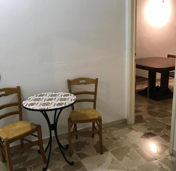 اتاق استاندارد با سرویس بهداشتی مشترک, B&b E Locazioni Turistiche Antico Borgo Toscano