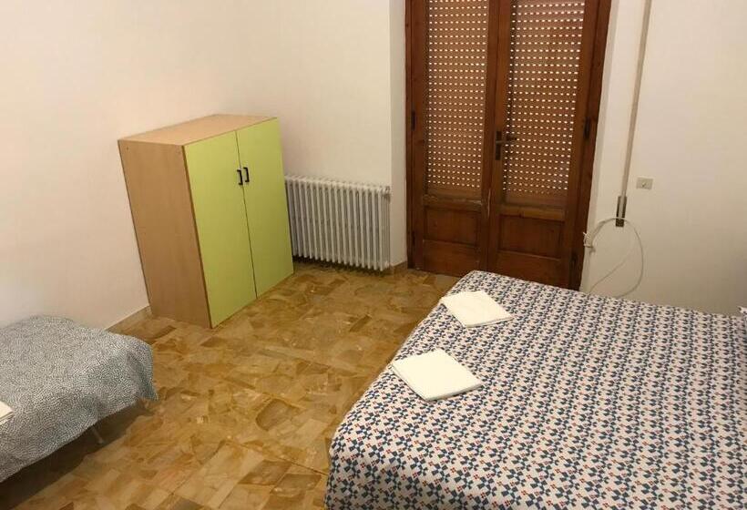 バス共有のスタンダードルーム, B&b E Locazioni Turistiche Antico Borgo Toscano