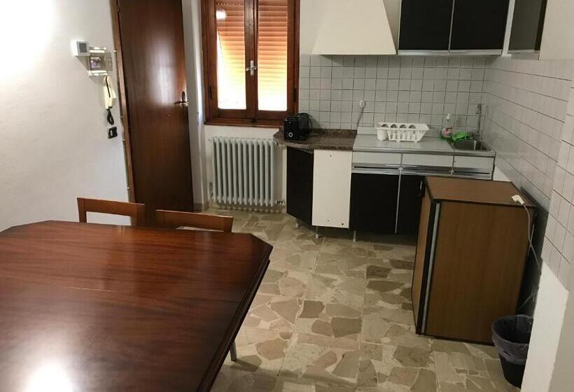 اتاق استاندارد با سرویس بهداشتی مشترک, B&b E Locazioni Turistiche Antico Borgo Toscano