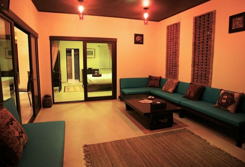 فيلا 3 غرف نوم مزودة بحمام سباحة, Chor Chang Villa Resort