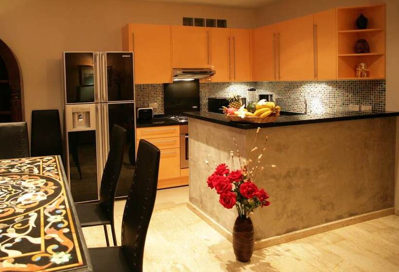 فيلا 3 غرف نوم مزودة بحمام سباحة, Chor Chang Villa Resort