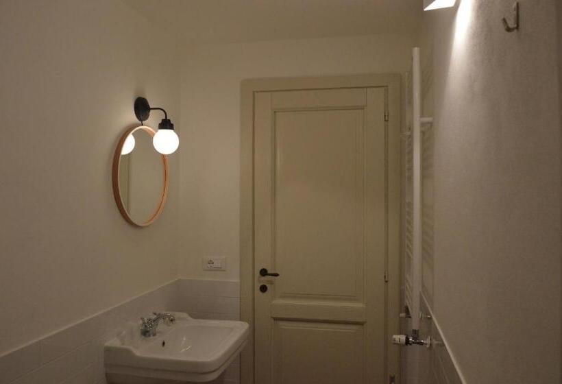 اتاق پایه با سرویس بهداشتی مشترک, Dimora San Lazzaro B&b