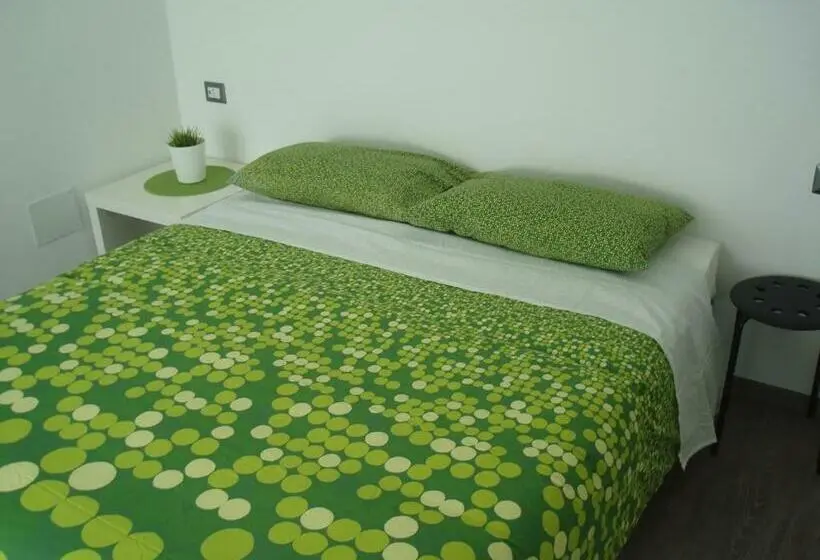 اتاق استاندارد سه تخته با بالکن, Green Bed Bergamo Guest House & Residence