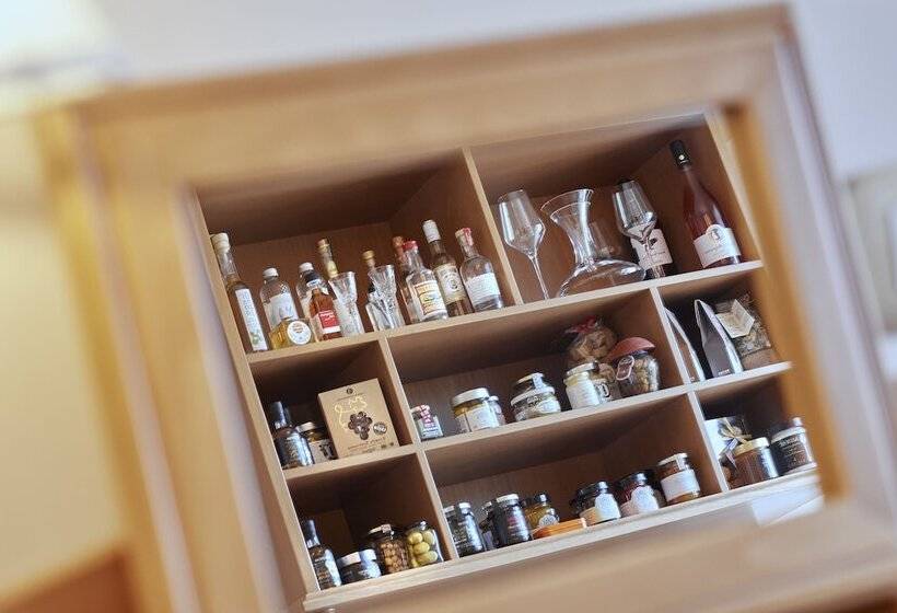 Люкс Вид на Море, Legacy Gastro Suites