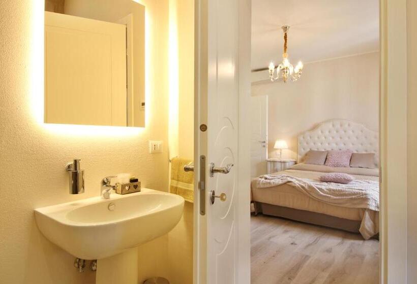 اتاق سوپریور, Lucca In Chic   No Ztl   Free Parking   Old City At 10min By Walk