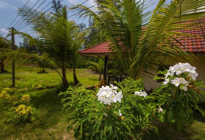 Бунгало Economy, Pranee Beach Bungalows