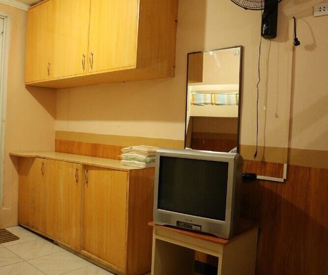 غرفة قياسية, Luna Netflix Chill Jomckayl Apartelle