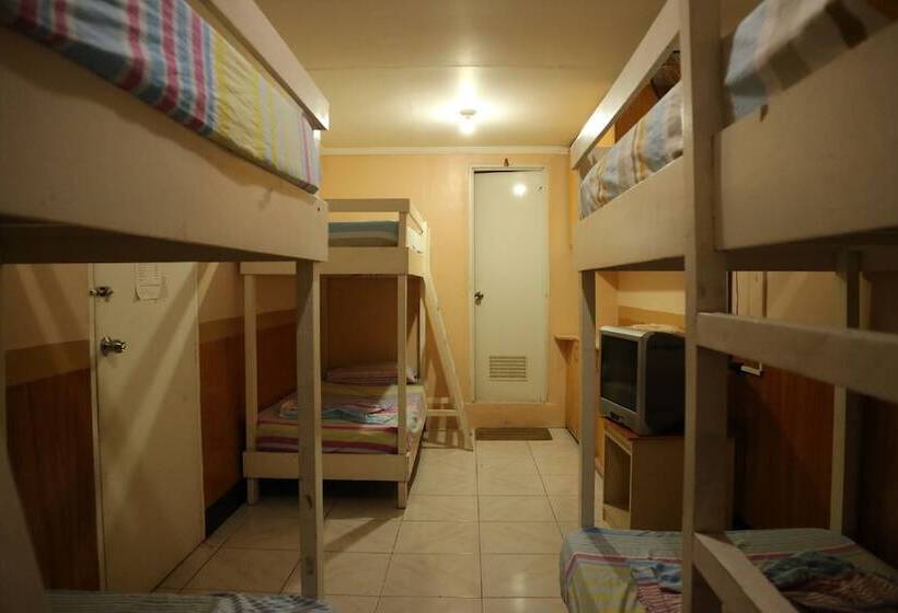 غرفة قياسية, Luna Netflix Chill Jomckayl Apartelle