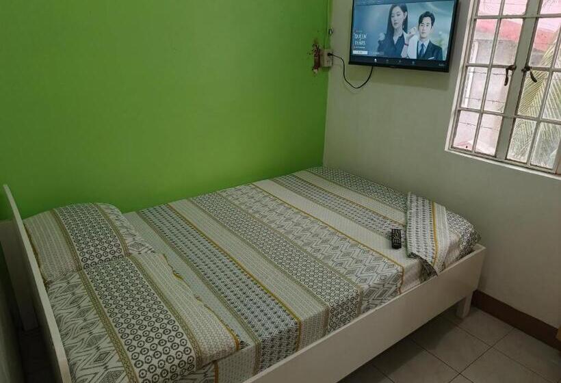 غرفة قياسية, Luna Netflix Chill Jomckayl Apartelle