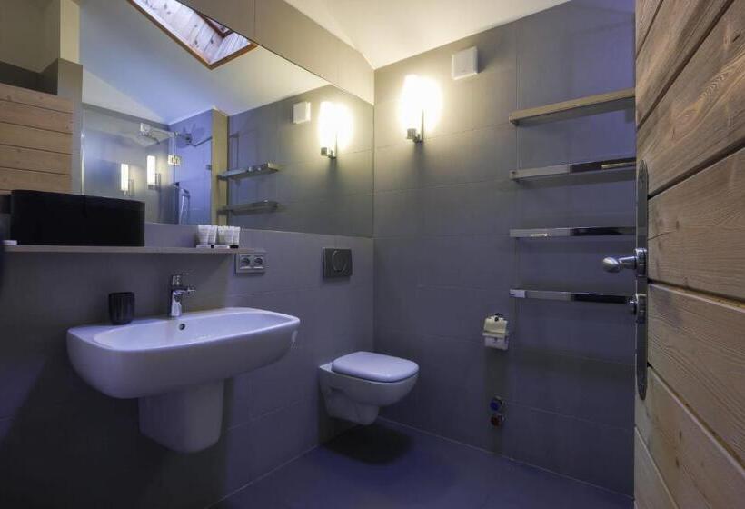 سوئیت کلاسیک, Super G