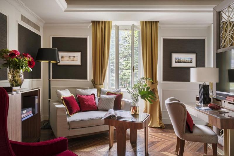 سوئیت جونیور با چشم‌انداز باغ, Vista Lago Di Como