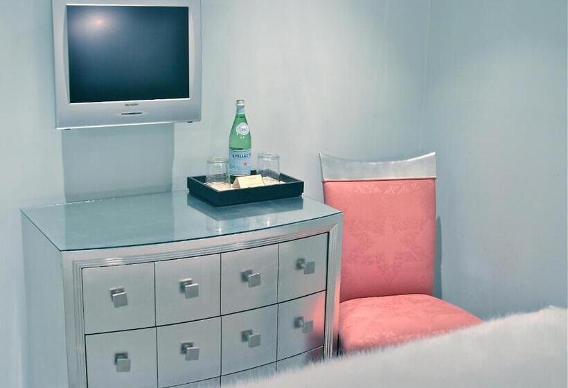 Номер Economy, Clarendon Square