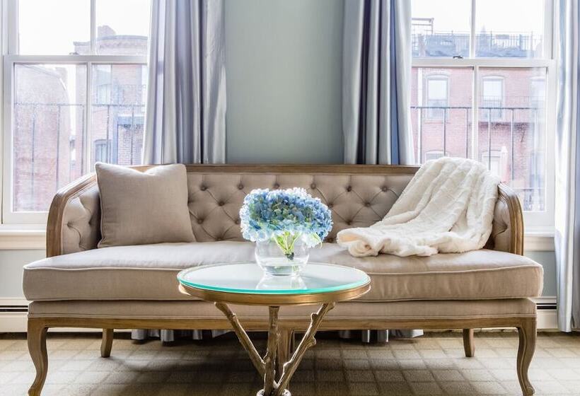 Номер Deluxe, Clarendon Square