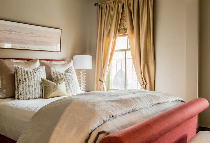 Номер Deluxe, Clarendon Square