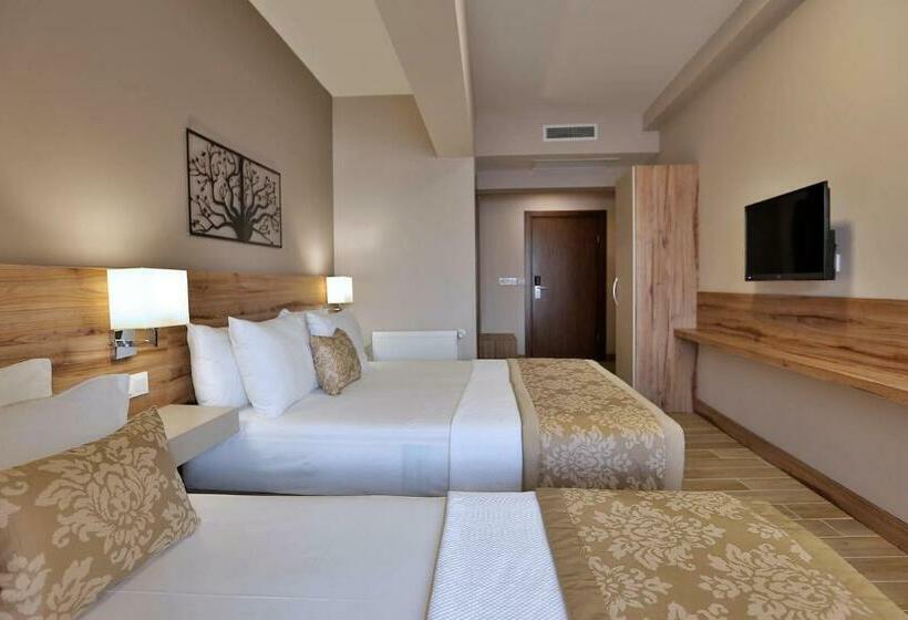 اتاق خانوادگی با چشمانداز دریا, Kule