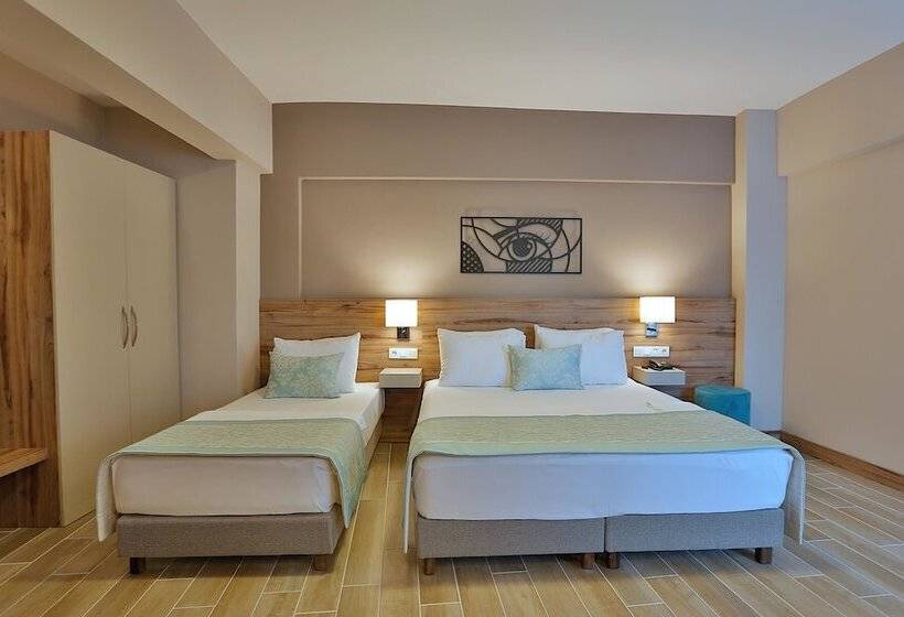 اتاق خانوادگی, Kule