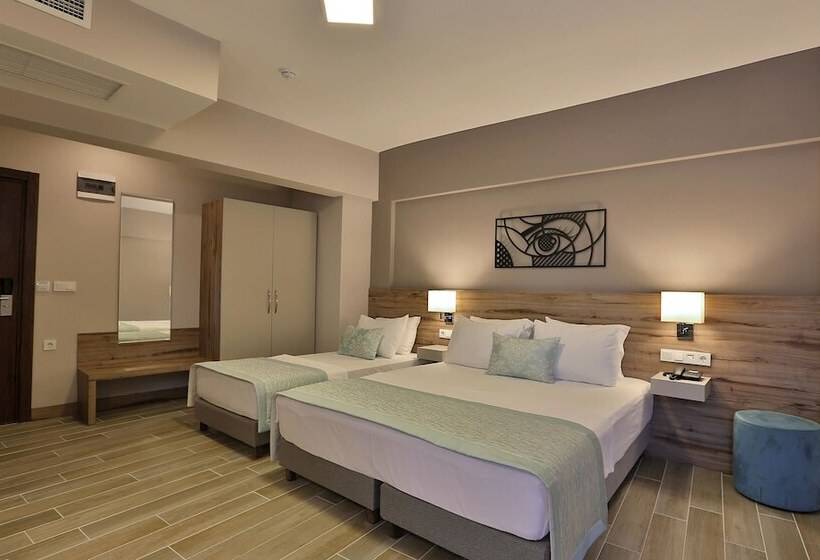 اتاق خانوادگی, Kule