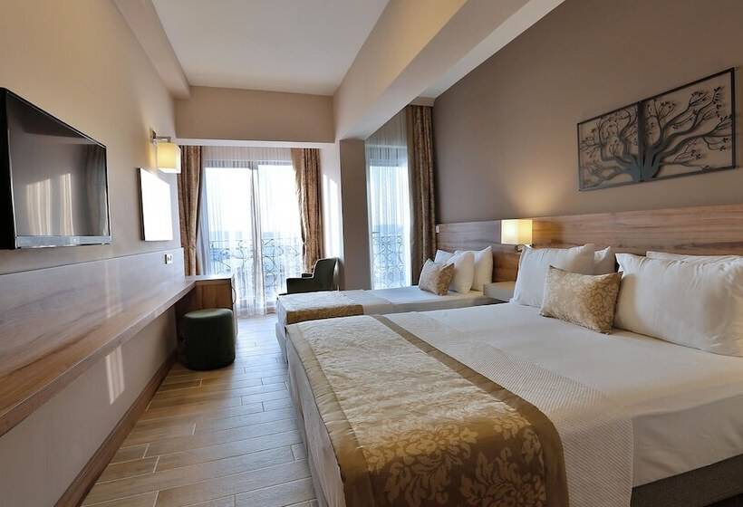 اتاق خانوادگی با چشمانداز دریا, Kule