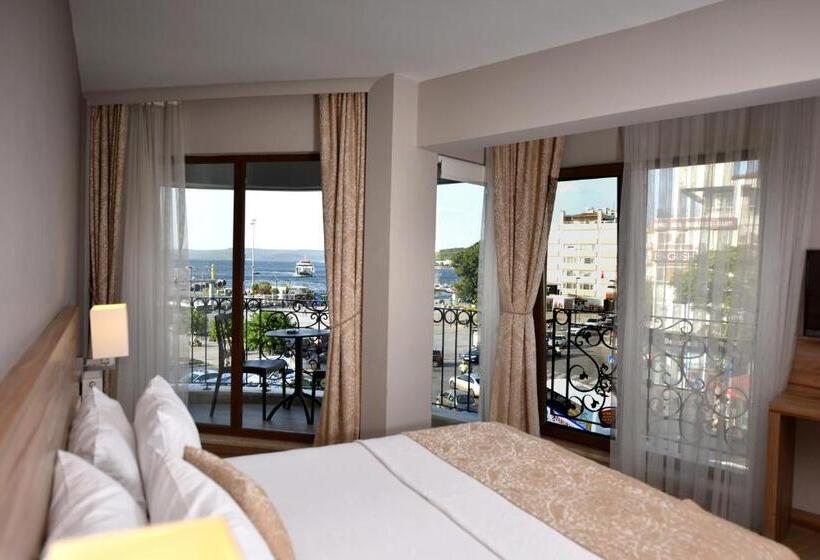 اتاق لوکس با چشمانداز دریا, Kule