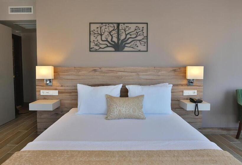 اتاق لوکس با چشمانداز دریا, Kule