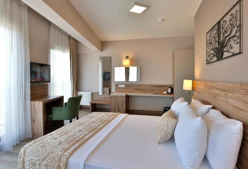 اتاق لوکس با چشمانداز دریا, Kule