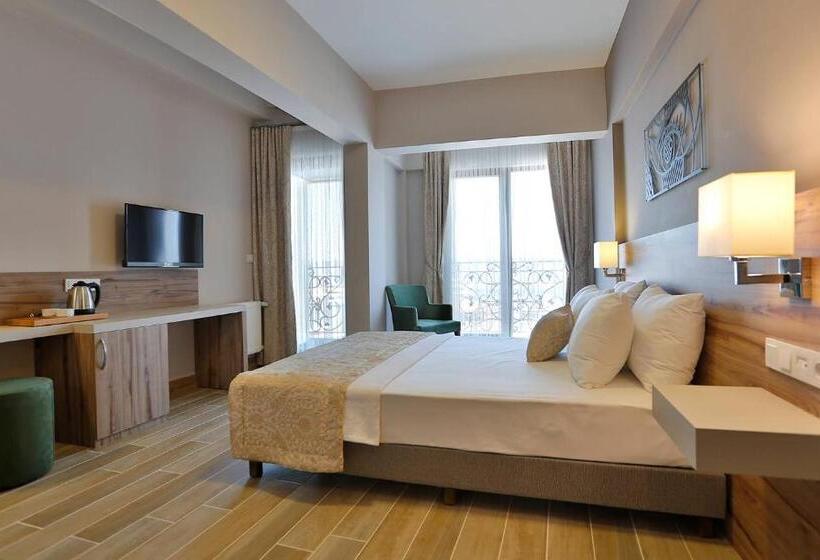 اتاق سوپریور, Kule