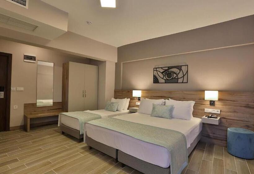 اتاق خانوادگی, Kule