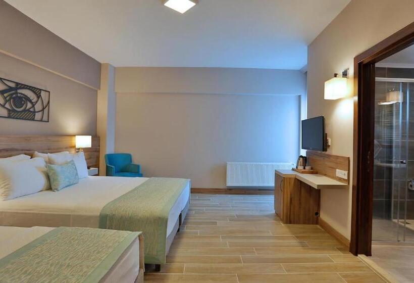 اتاق خانوادگی, Kule