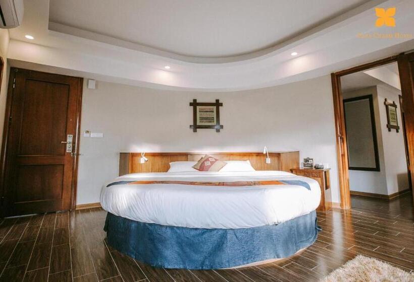 سوییت لوکس, Sapa Charm