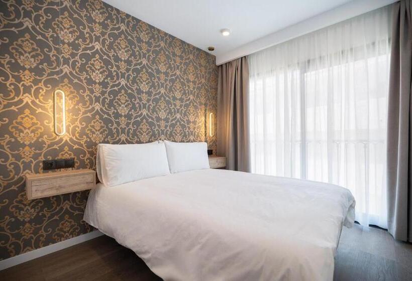 キングサイズベッドのスタンダードルーム, The Orange House Boutique Hotel And Upstairs Rooftop Bar   Brand New