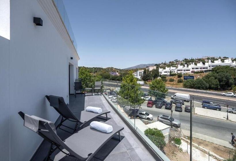 オーシャンビューデラックスルームバルコニー付き, The Orange House Boutique Hotel And Upstairs Rooftop Bar   Brand New