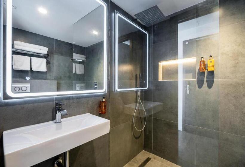 デラックスルーム, The Orange House Boutique Hotel And Upstairs Rooftop Bar   Brand New