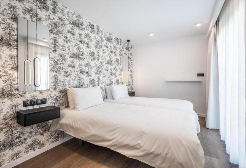 デラックスルーム, The Orange House Boutique Hotel And Upstairs Rooftop Bar   Brand New