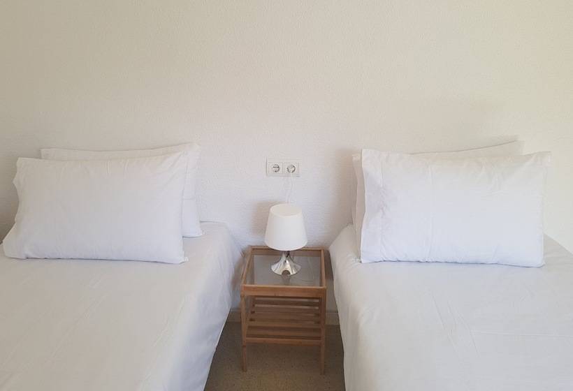 スタンダードルーム, The Orange House Boutique Hotel And Upstairs Rooftop Bar   Brand New