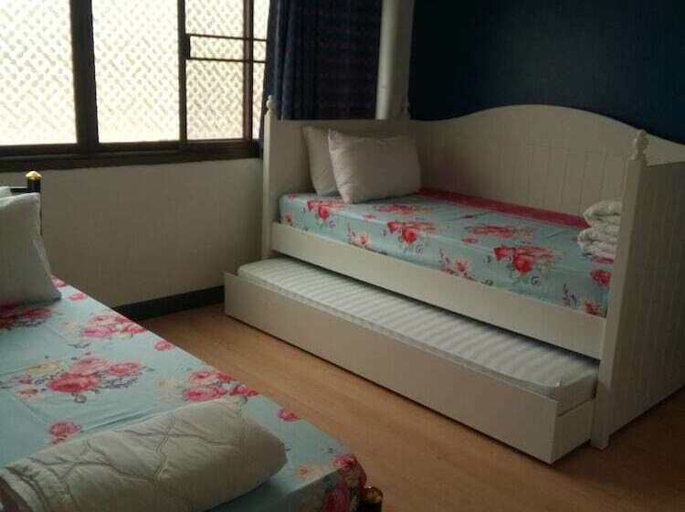 اتاق استاندارد سه نفره, Baansu Hostel