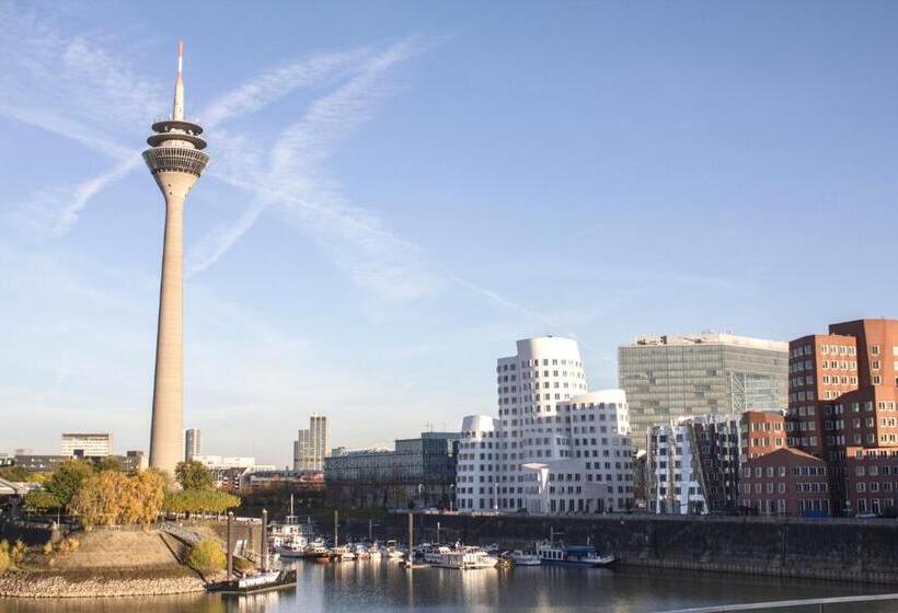 חדר דחוקס עם מיטת קינג, Sleep Inn Dusseldorf