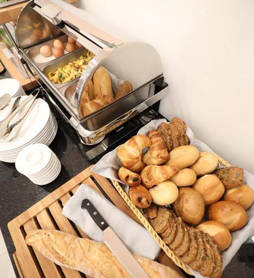 חדר דחוקס עם מיטת קינג, Sleep Inn Dusseldorf