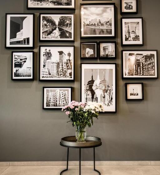 חדר דחוקס עם מיטת קינג, Sleep Inn Dusseldorf