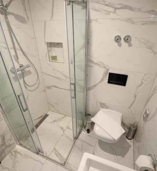 חדר דחוקס עם מיטת קינג, Sleep Inn Dusseldorf