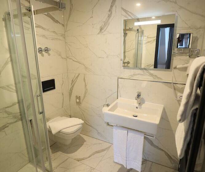 חדר סופריור יחיד, Sleep Inn Dusseldorf