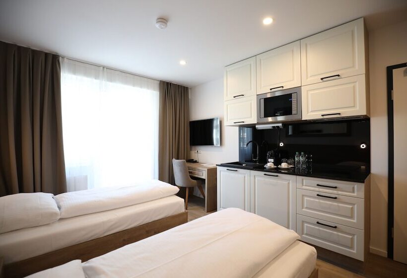 استودیو خانوادگی, Sleep Inn Dusseldorf