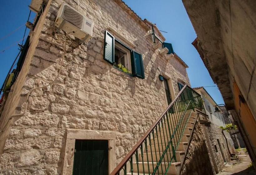 منزل غرفة نوم واحدة, Guesthouse Ana Trogir Old Town
