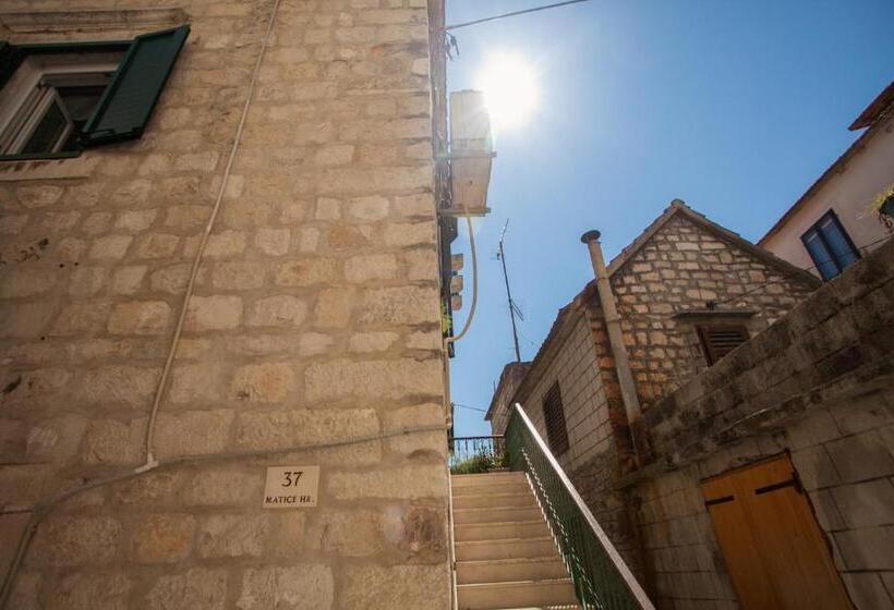 منزل غرفة نوم واحدة, Guesthouse Ana Trogir Old Town