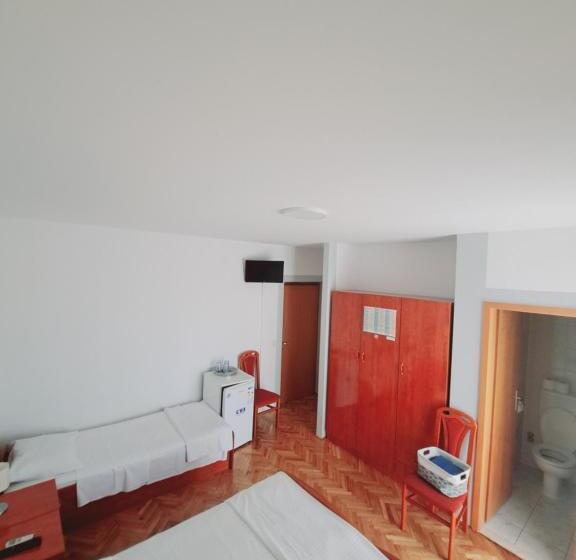 Трехместный Номер Стандарт с Балконом, Guesthouse Varnica