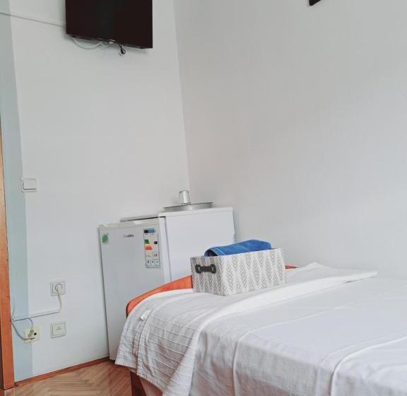 اتاق استاندارد یک نفره, Guesthouse Varnica