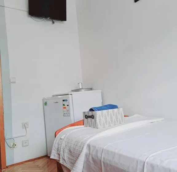 スタンダードシングルルーム, Guesthouse Varnica