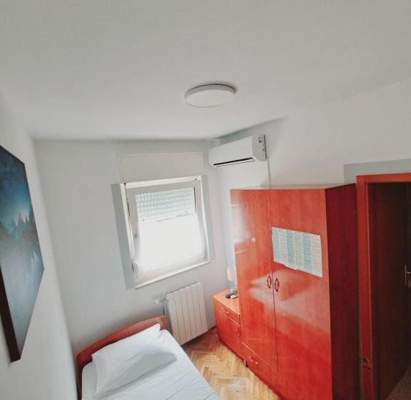 اتاق استاندارد یک نفره, Guesthouse Varnica