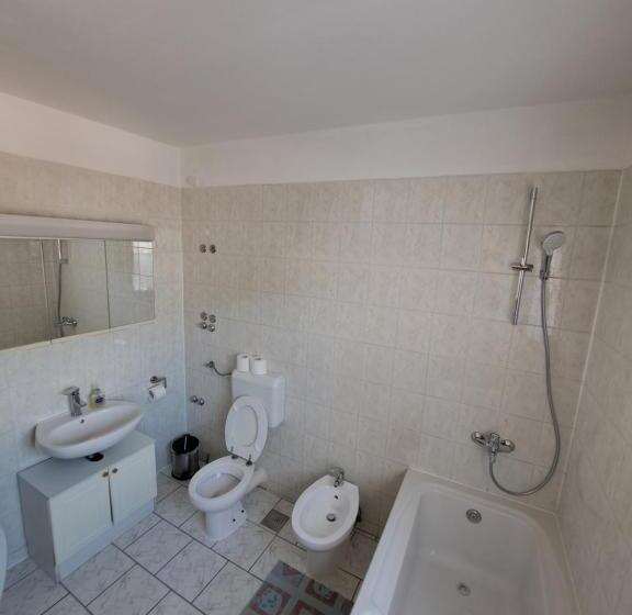 آپارتمان 2 خوابه با چشمانداز دریا, Guesthouse Varnica