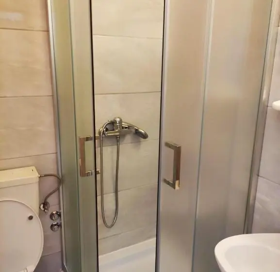 オーシャンビューのデラックストリプルルーム, Guesthouse Varnica