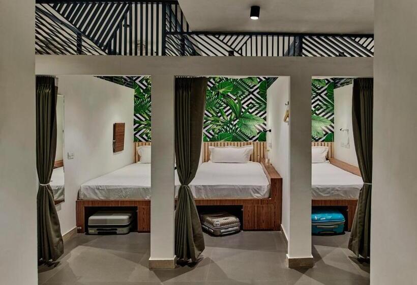 Capsule, Letsbunk Poshtel